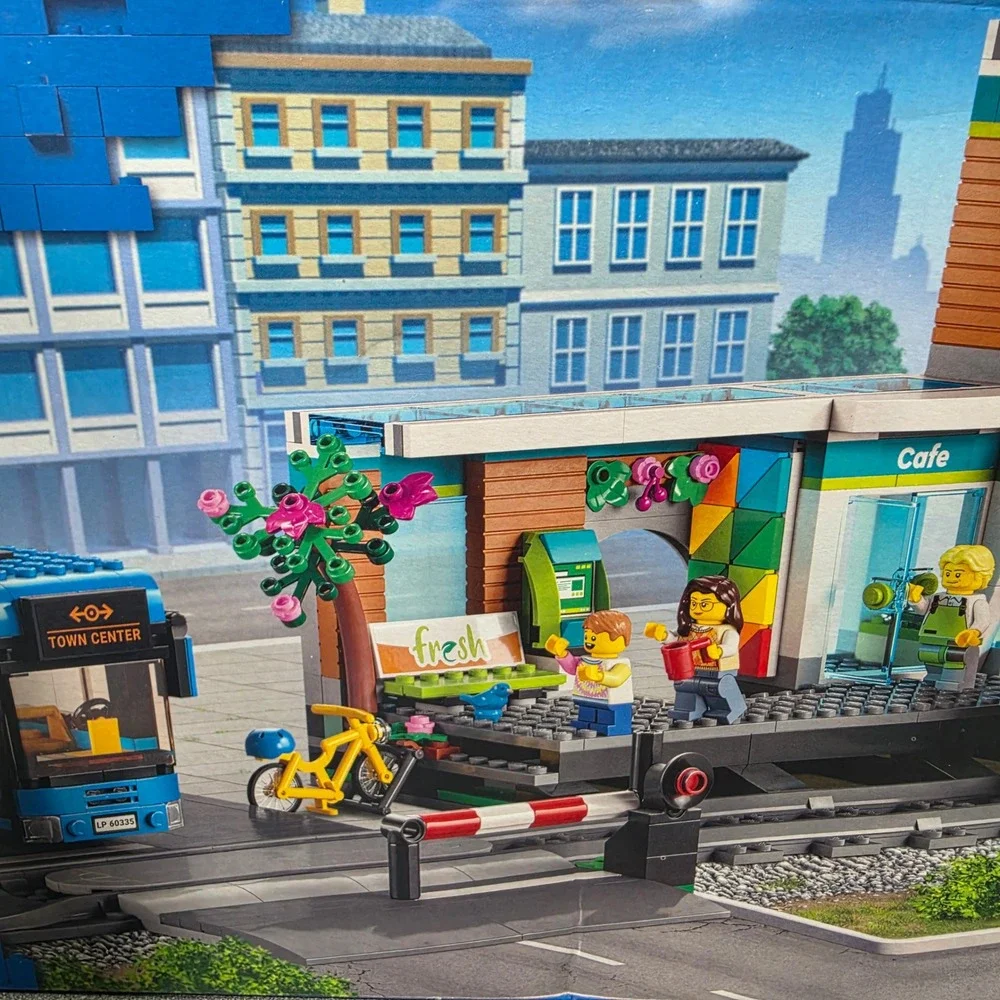 LEGO Train Station 60335 City 907pcs Blue New Sealed Road Plates Bus Truck